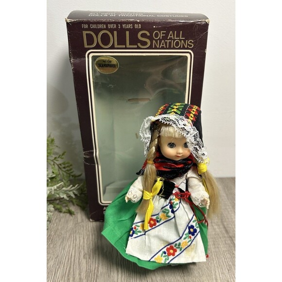 Vintage Dolls Of All Nations Doll No 139 Scandinavia With Original Box - Picture 1 of 12